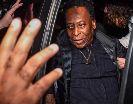 Pelé, hospitalizado de nuevo