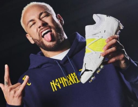 NEYMAR PRESENTÓ SUS NUEVOS BOTINES REVOLUCIONARIOS