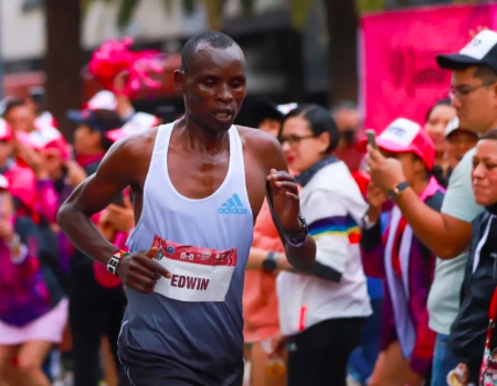 Edwin Kiprop Kiptoo y Amane Beriso Shankule ganan el Maratón de la Ciudad de México 2022
